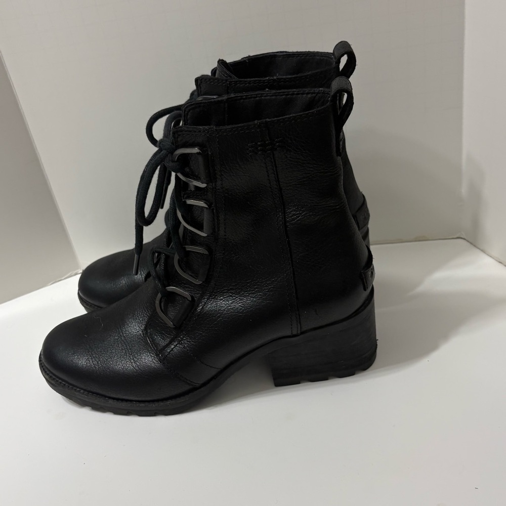 Sorel Black Lace-Up Leather Ankle Boots